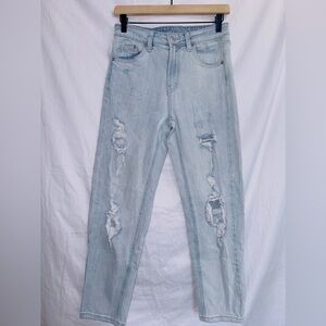 Wild Fable Light Wash Denim Distressed High Rise Mom Jean size 2
